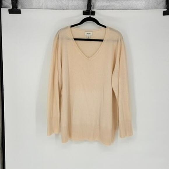 Neiman Marcus Women's Ivory Cashmere V neck Sweater - Plus 2X - Preppy - Classic - Picture 1 of 8